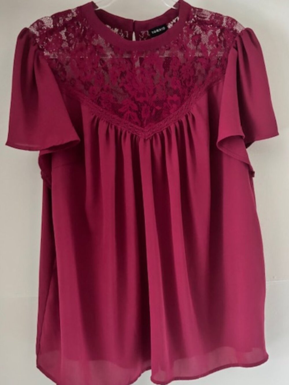 Torrid Size 2 Berry Lace Yoke Flutter Short Sleeve Blouse Boho Feminine Flowy